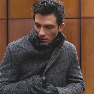 Kabát, který dodá každému zimnímu dni špetku elegance. DIGEL – precizní střih, kvalitní materiály a styl, který obstojí v...