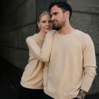 Naše nové essentials přichází v oversized střizích. Uvolněné siluety, které spojují pohodlí a moderní styl – ideální pro...